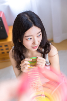 野花韩国视频观看免费高清版